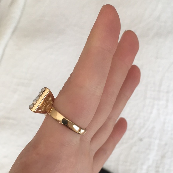 Rhinestone Bow Ring - Picture 4 of 5